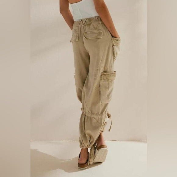 Free People Big Sky Parachute Pants Tan Cream Beige Cargo Joggers - Picture 3 of 7